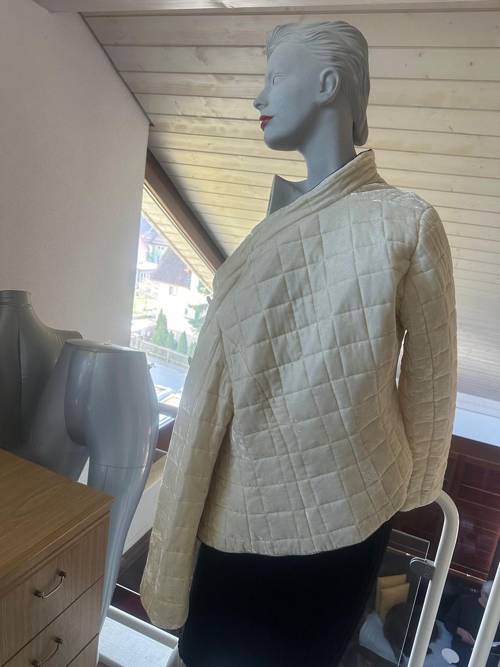 Giacche: Schöne Seidenjacke – Usato da Neuhausen venduto da Lechasseur 4