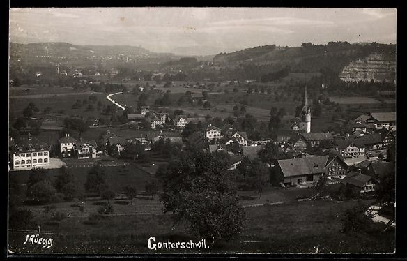 Cartoline postali: AK Ganterschwil, Ortsansicht mit Kirche – Usato da Berlin venduto da bartko-reher