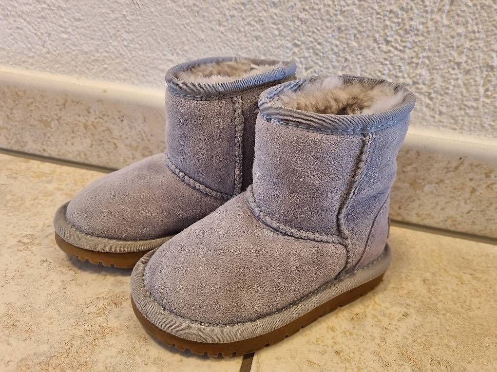Chaussures garçon: Winterschuhe UGG  – D'occasion à Horw par arco35