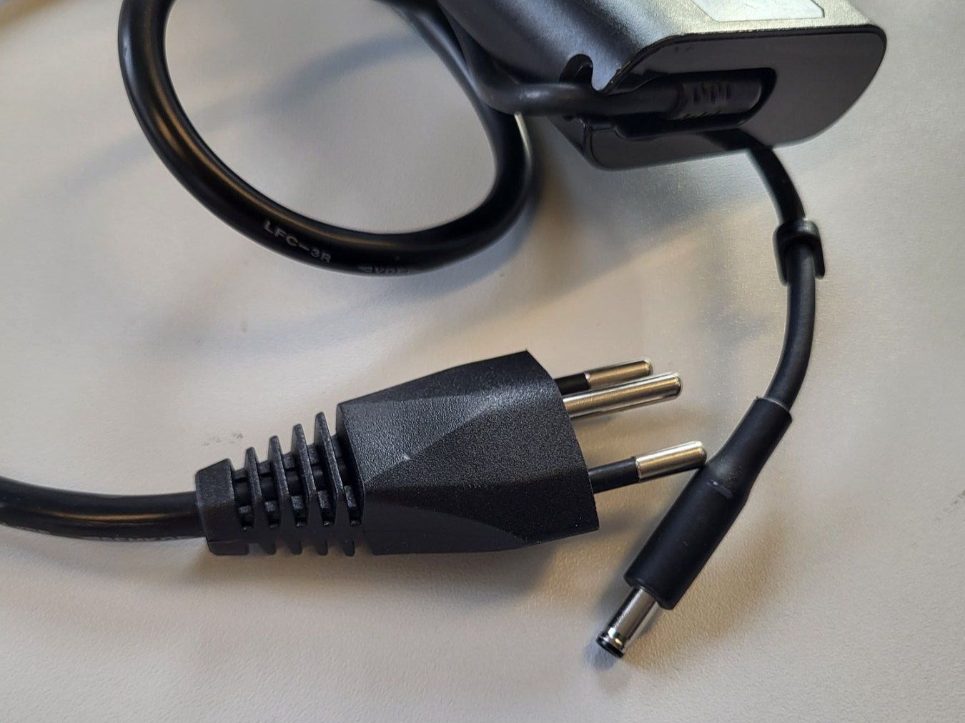 Dell Unità & Adattatore: Dell AC Adapter 130W – Usato da Rümlang venduto da Greenliff 1
