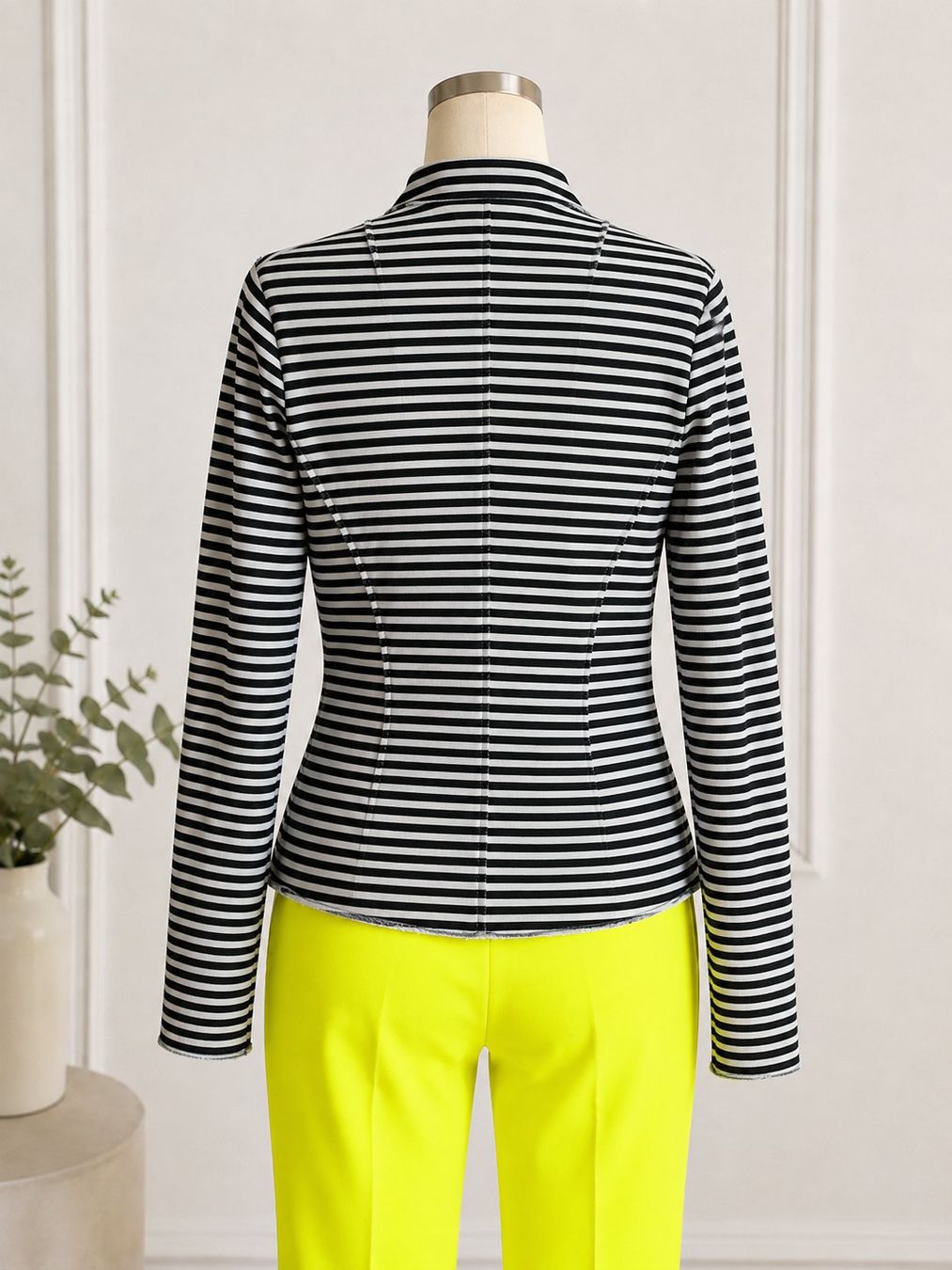 Comma Jacken: Comma - Sweat Blazer - Gr. 36  tailliert - TOP – Gebraucht aus Dübendorf von san_tt6m 1