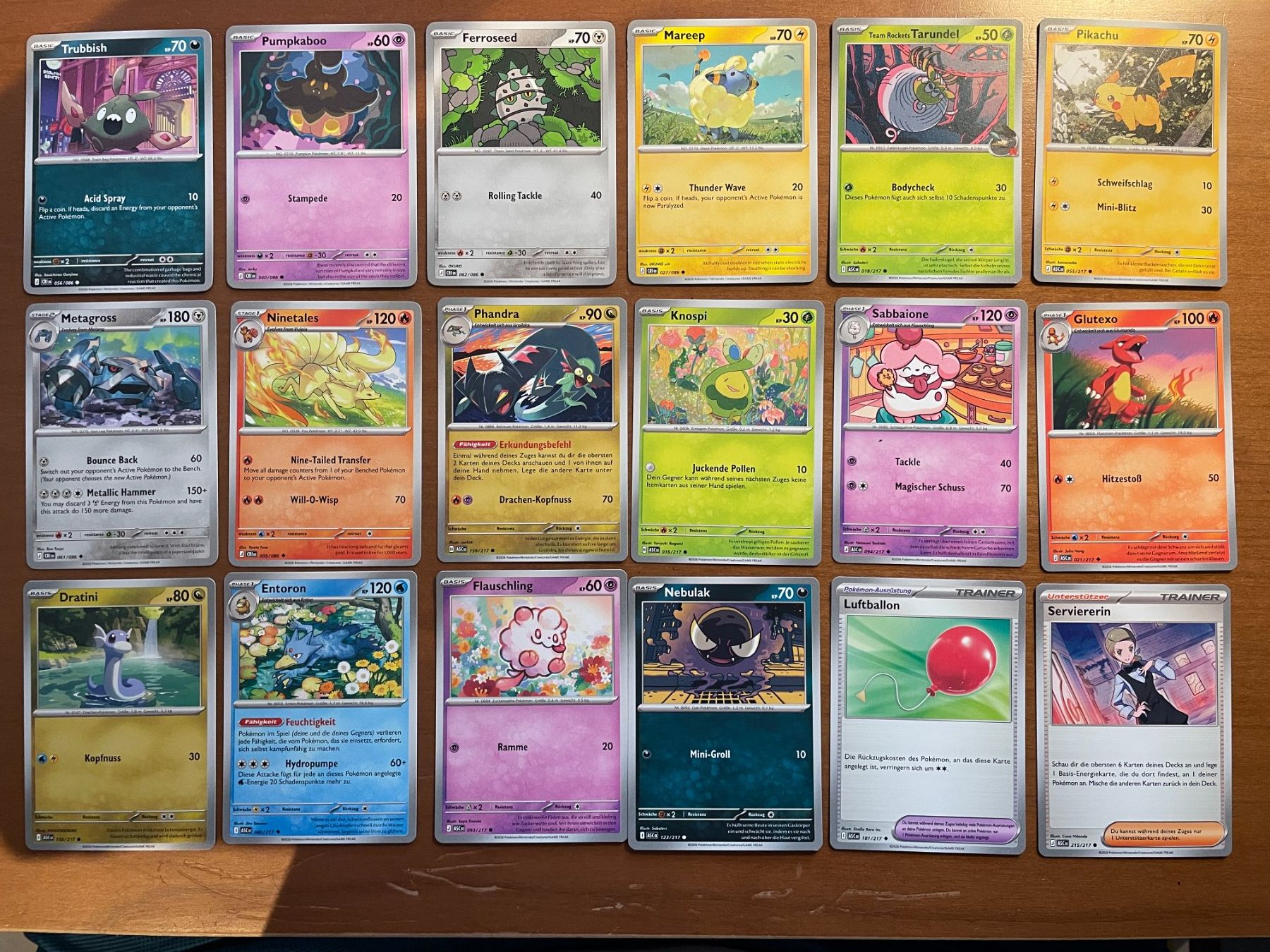 Pokémon Carte collezionabili: Pokemon Karten Set (Versand gratis) – Nuovo (secondo la descrizione) da Chur venduto da Angerson