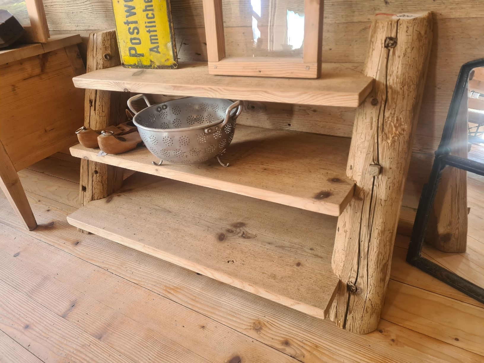 Articoli in legno: Schuhgestell (Altholz) – Nuovo (secondo la descrizione) da Lenk im Simmental venduto da Althoelzig