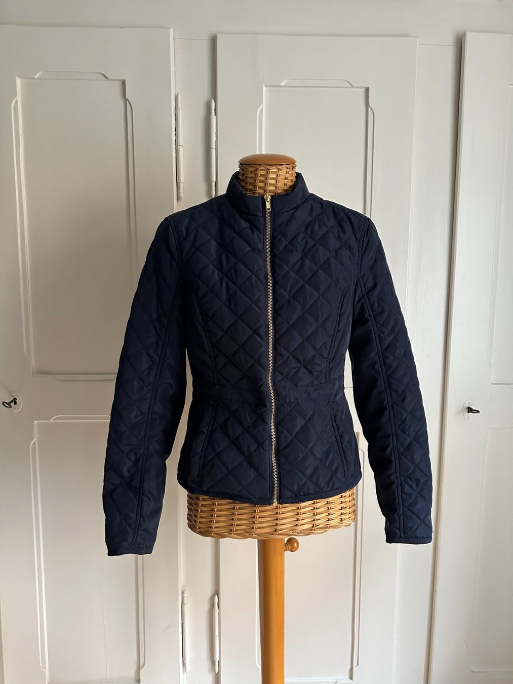 H&M Jacken: Steppjacke dunkelblau figurbetont - 38 – Gebraucht aus Zürich von Diazaio