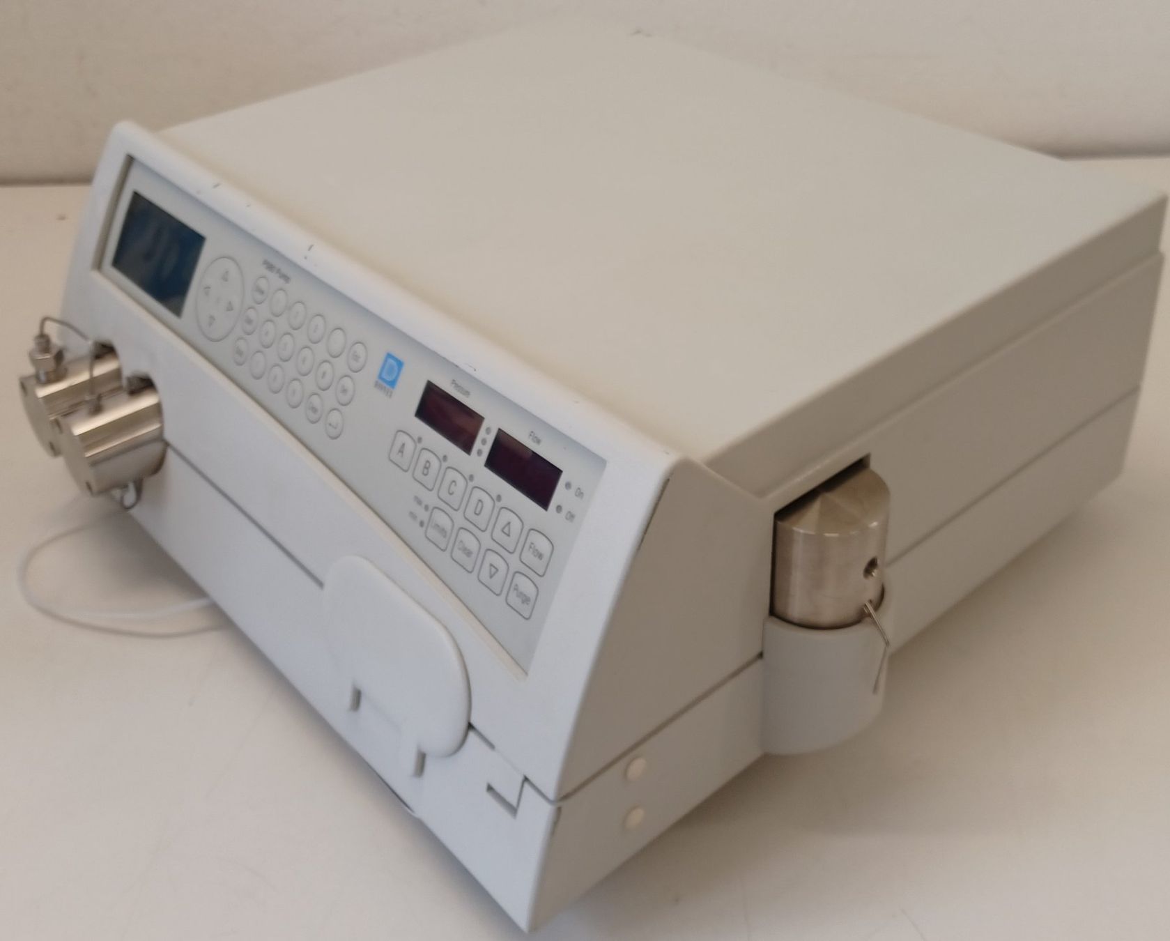 Accessori da laboratorio: Dionex P 580A HPLC pump – Difettoso da Niederdorf venduto da LeptonAG_Labor
