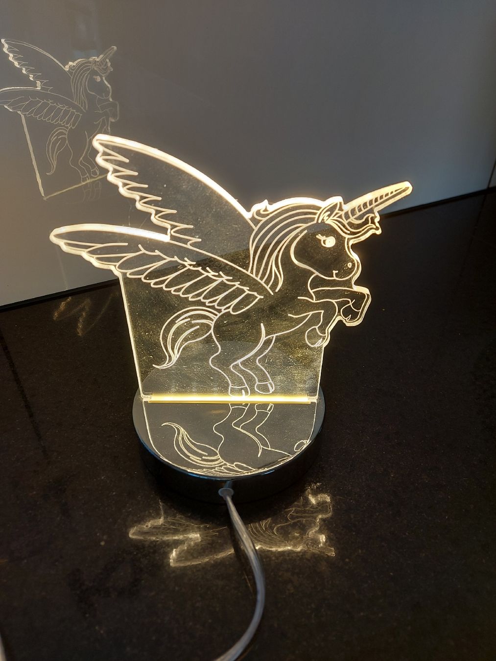 Lampade: Kinderlampe Einhorn – Usato da Bottenwil venduto da Mhcl
