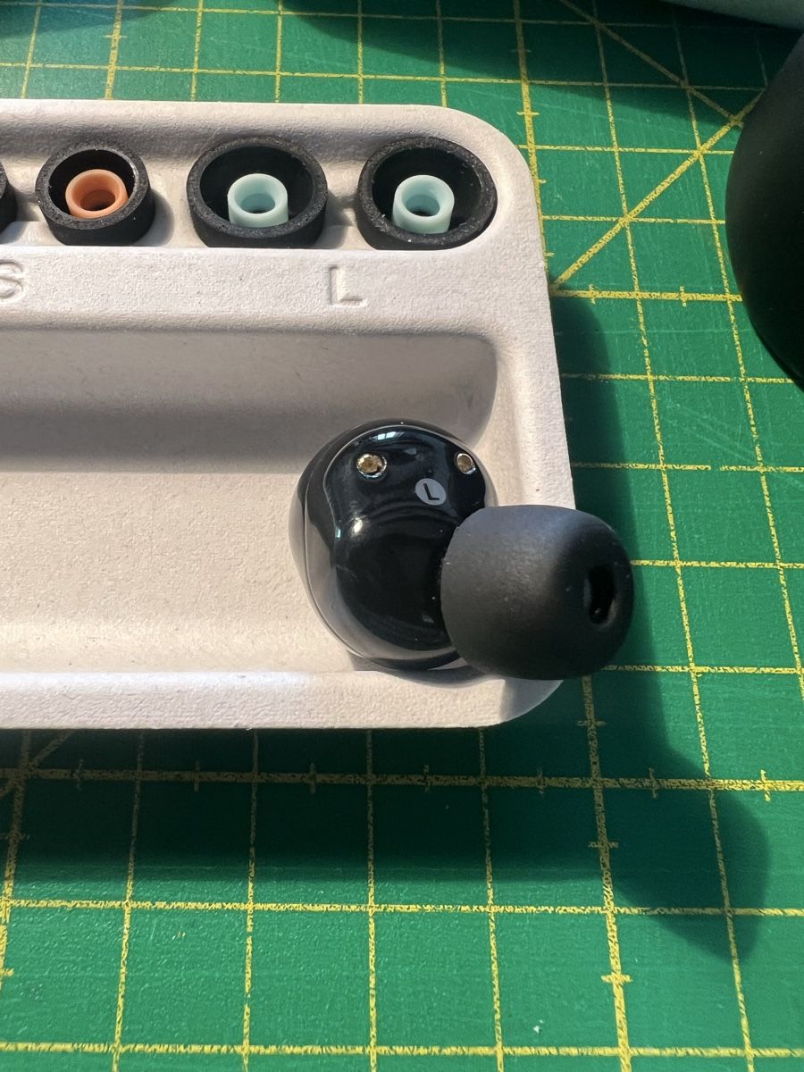 Sony Cuffie: Écouteur Sony WF-1000XM5 seulement écouteur gauche – Usato da Corcelles NE venduto da Yabo 2