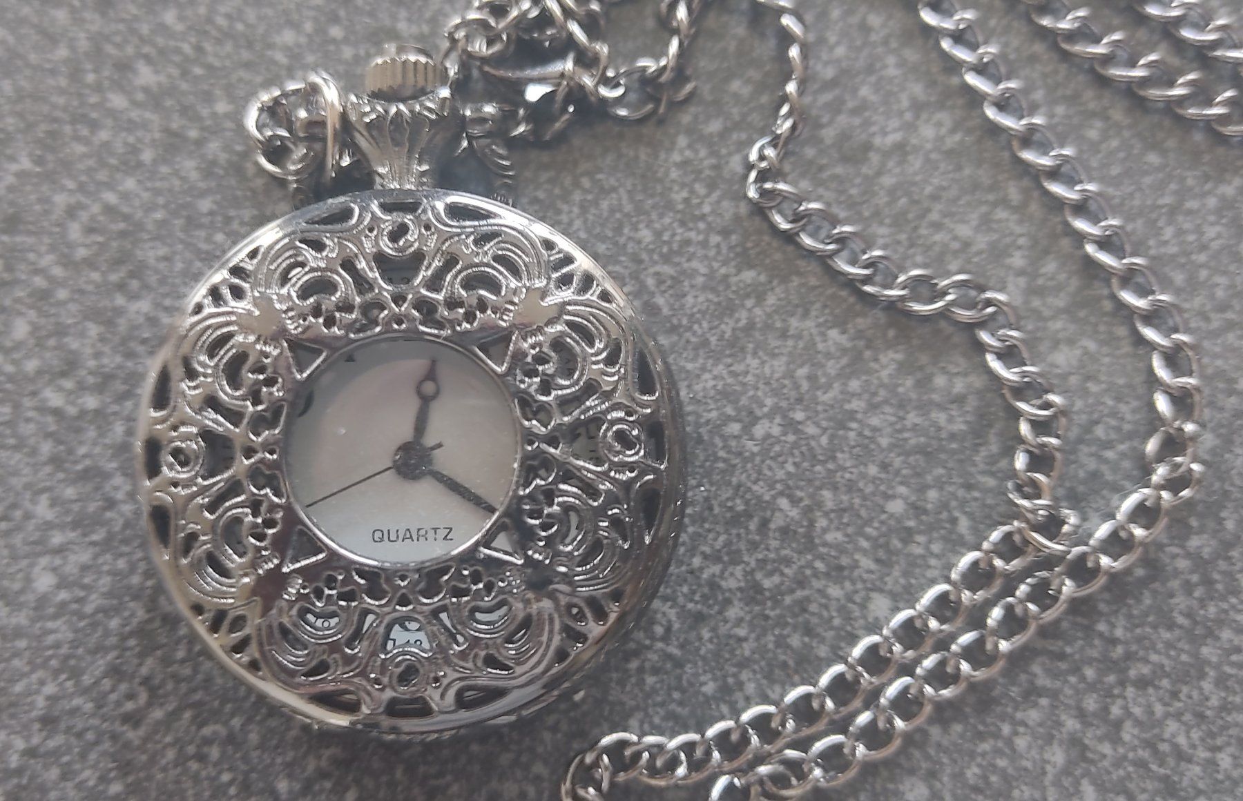 Orologi: AKTION Steampunk / Gothic Umhänge-Uhr – Nuovo (secondo la descrizione) da Schwanden GL venduto da UHRKNALL 4