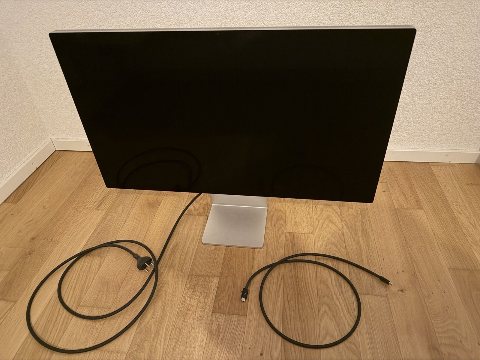 Monitore: Apple Studio Display – Neu (gemäss Beschreibung) aus Biel/Bienne von Leila32