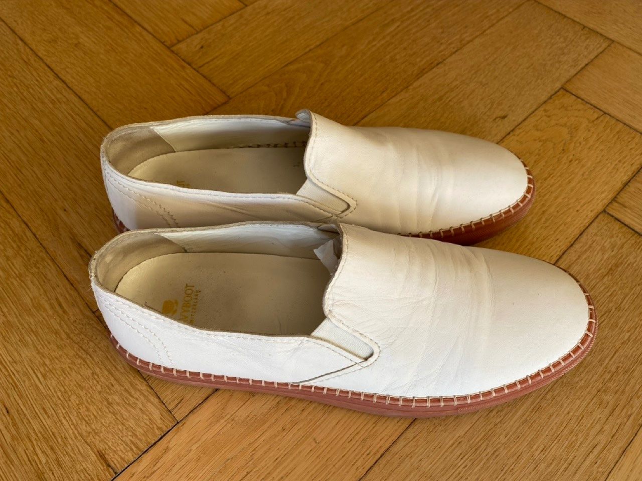 Navyboot Herrenschuhe: Navyboot Slipper, Leder, weiss, Gr. 42 – Gebraucht aus Lausanne von abie01