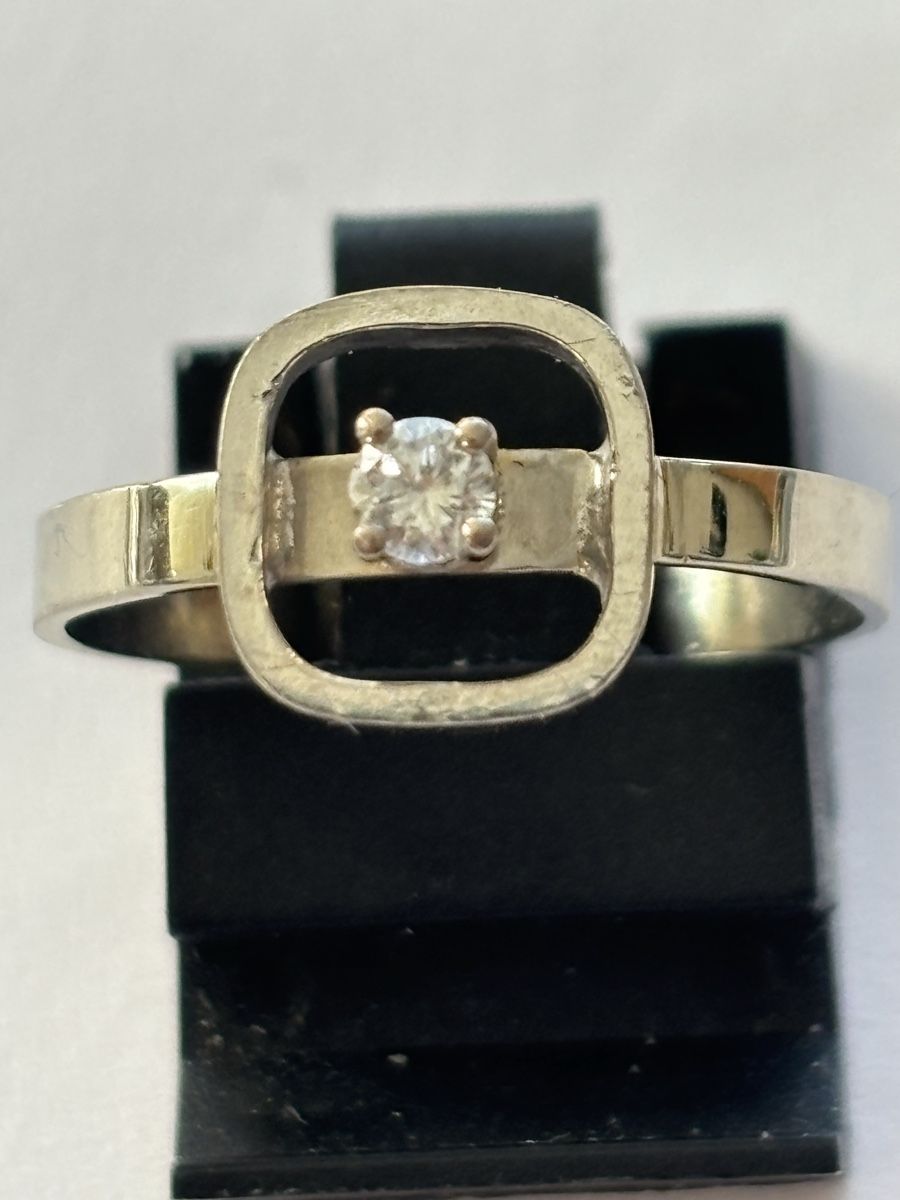 Anelli: Ring Weissgold / Diamant 18 Karat – Usato da Langnau am Albis venduto da flusspflege