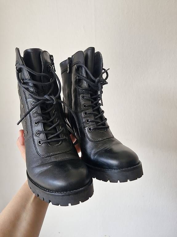 Chaussures femmes: Bottines femmes. 35  – D'occasion à Pont-de-la-Morge par zad_qt9c 2