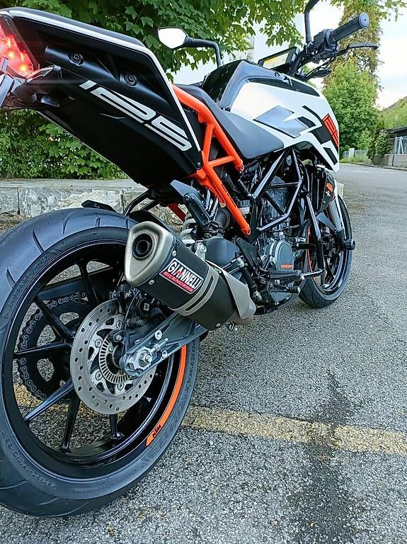 KTM Strada: KTM Duke 125 – Usato da Thun venduto da hundert 2