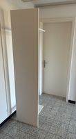 Schmale Garderobe für Bügel