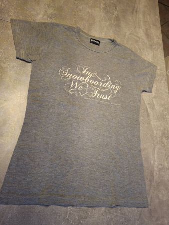 T-shirt taille L marque Blowout