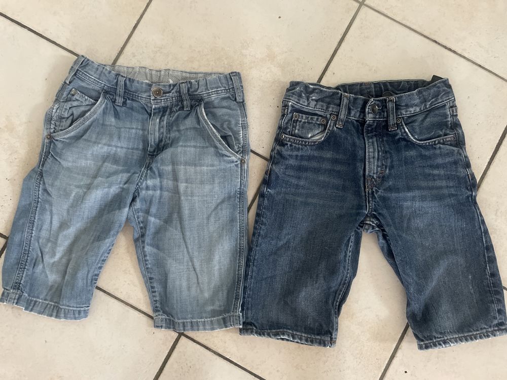 H&M Pantaloni: 2 coole H&M Jeans Shorts Gr.128 – Usato da Obergerlafingen venduto da cabo4