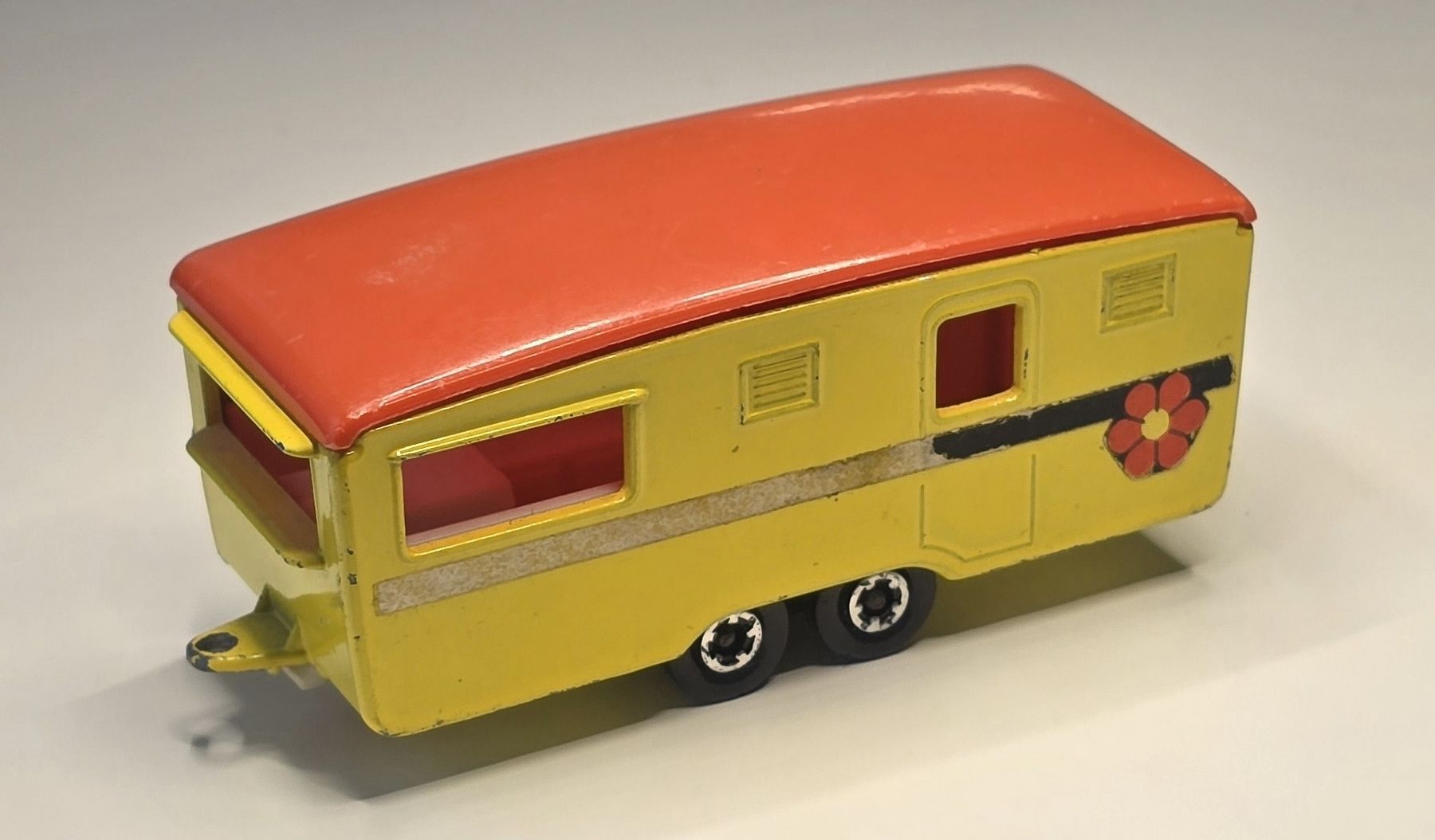 Matchbox Modellini d'auto: Matchbox 1970 Trailer Caravan  – Usato da Kirchberg BE venduto da HotWheelsSammler 2
