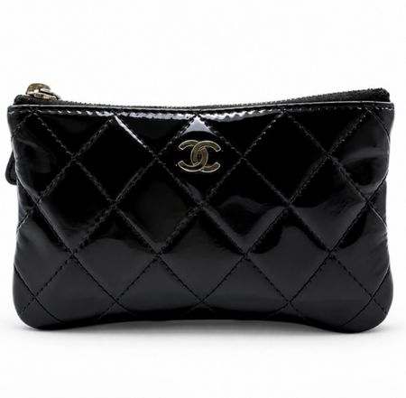 CHANEL Timeless/Classique Pochette aus schwarzem Lackleder