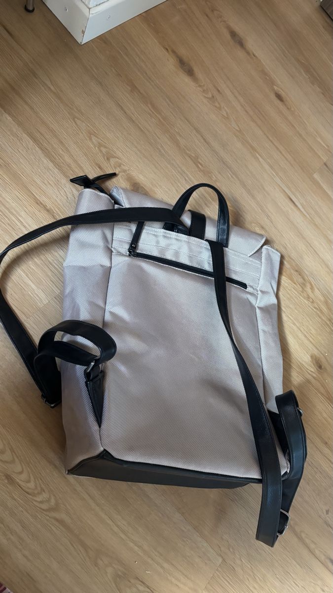 Zaini: Rucksack beige, ziemlich wasserfest – Usato da Roggwil BE venduto da R.. 1