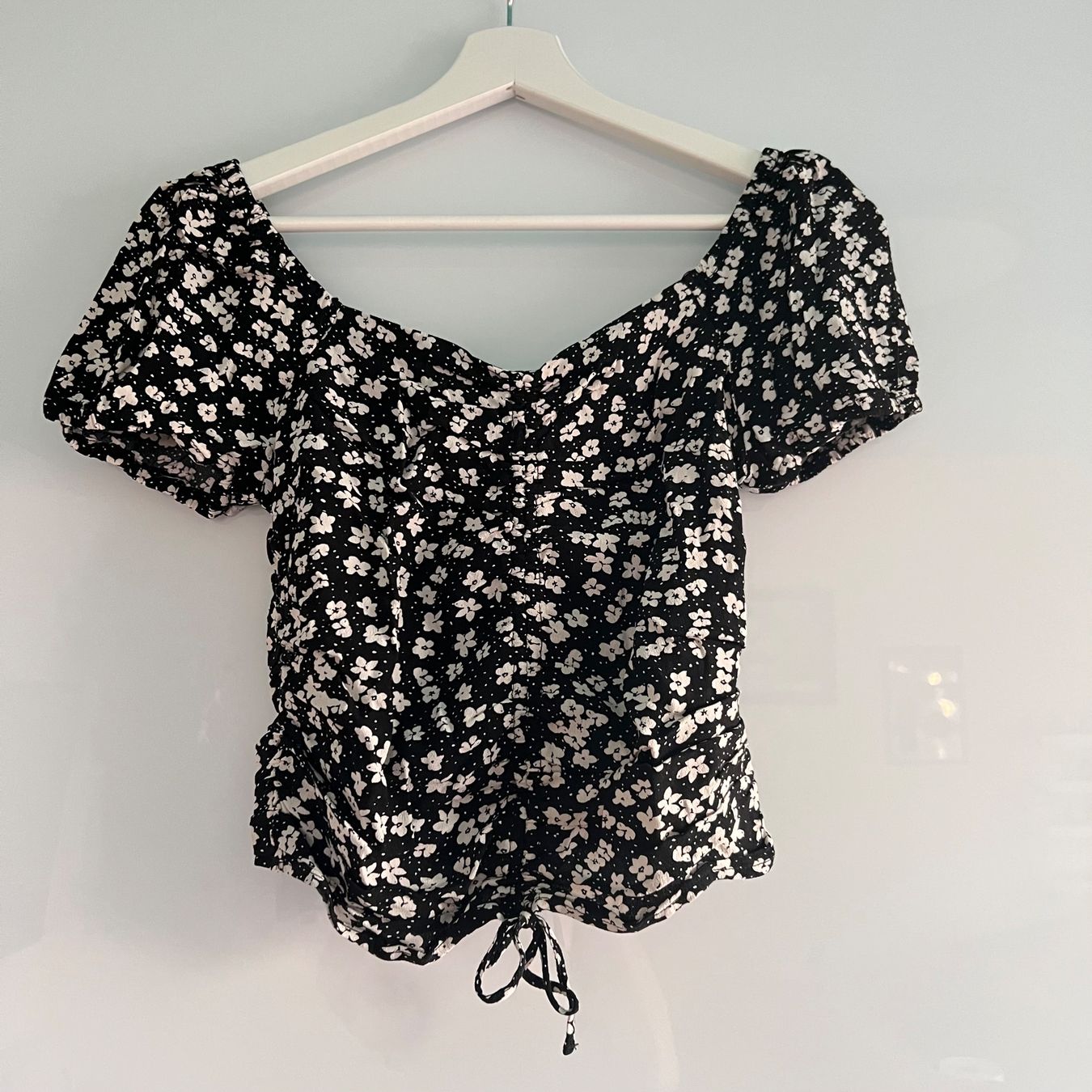 H&M Tops: H&M Blumen Top XS – Neuf (Voir description) à Tagelswangen par SpicyChicken 3