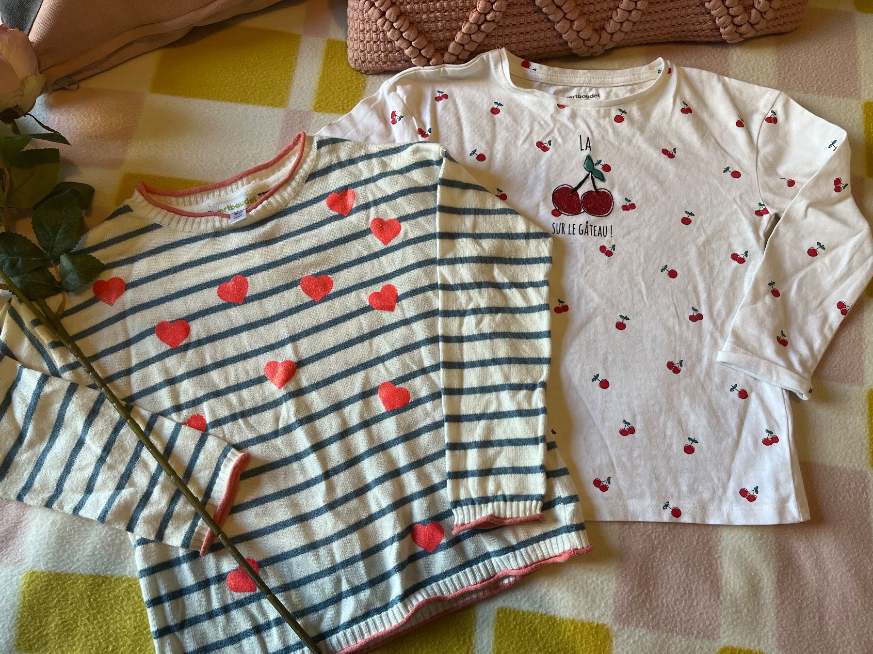 Lotti & Set di vestiti: Adorable sweater and long sleeve top bundle - 3 years – Nuovo (secondo la descrizione) da Genève venduto da dmt_y25y