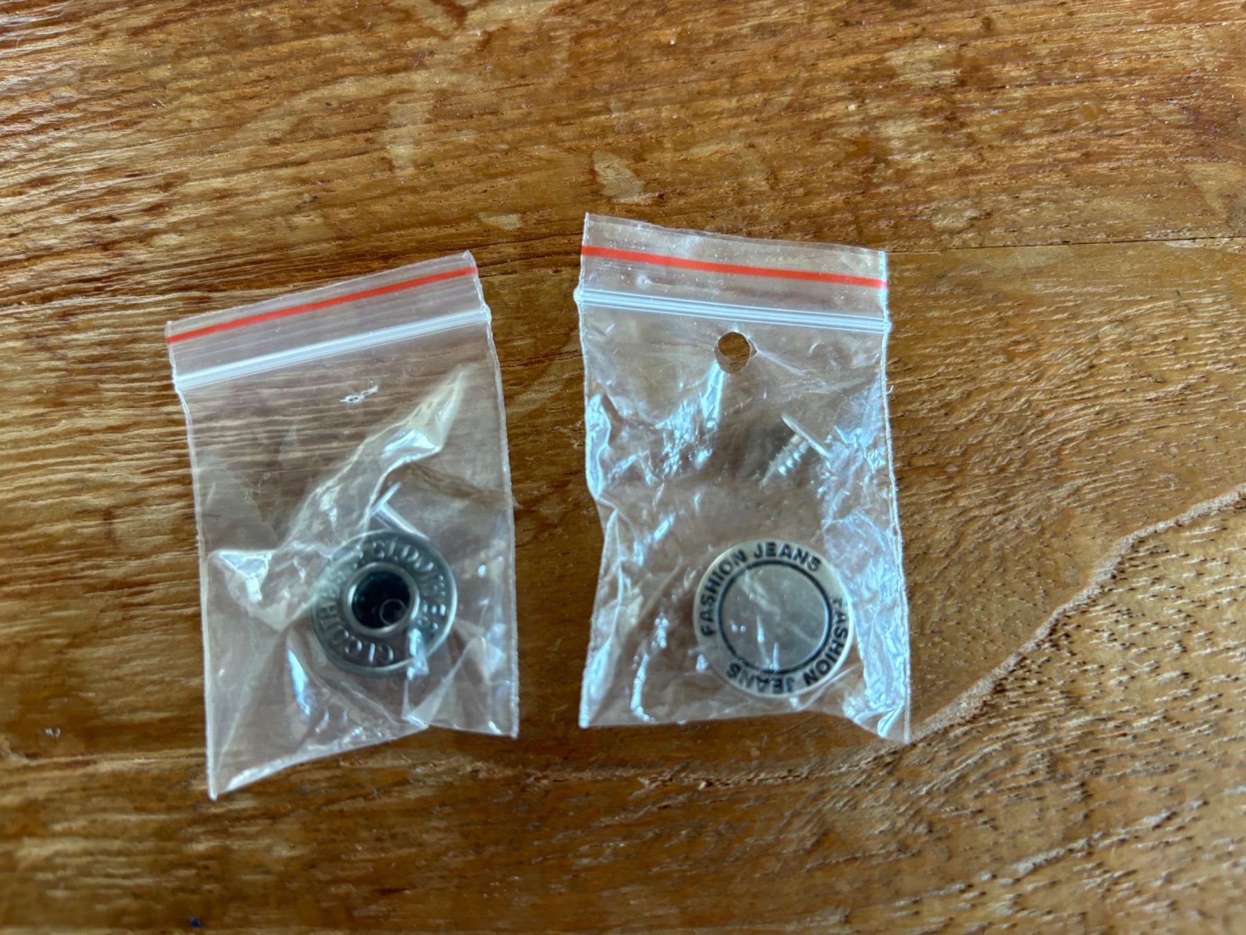 Hosen: Hosenknöpfe NEU – Neu und originalverpackt aus Stadel von Chanel_5