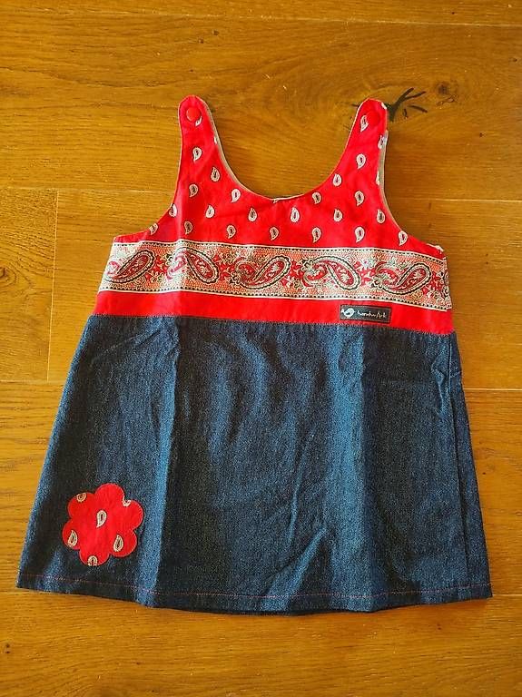 Robes et jupes: Handgenähtes Röckli Grösse 92 – Neuf avec emballage d'origine à Igis par Ricema