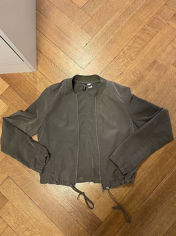 H&M Giacche: Bomberjacke Damen Khaki 32 – Usato da Basel venduto da blumenkimd 2