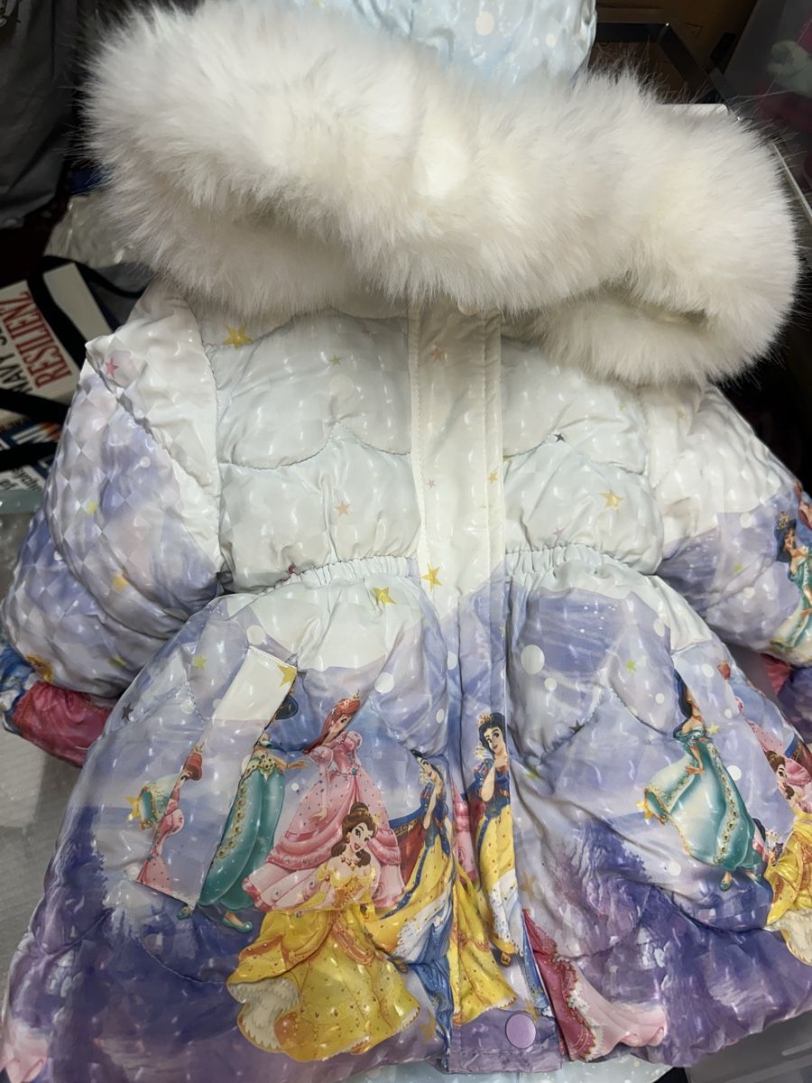 Giacche & Cappotti: Princess Winter Coat, Size 100 - Perfect for Winter! – Usato da Zürich venduto da Bybyana