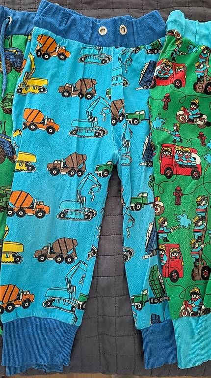 Pantaloni: Dünne, farbenfrohe Sommerhosen Gr 104  – Usato da Gwatt (Thun) venduto da Kata1978 3