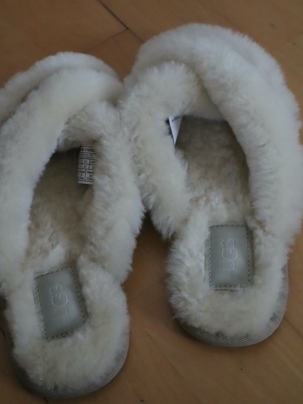 Ugg Damenschuhe: UGG Hausschuhe / Slipper, echt Lammfell, Gr. 37, NEU – Neu (gemäss Beschreibung) aus Wattwil von diamant1 2