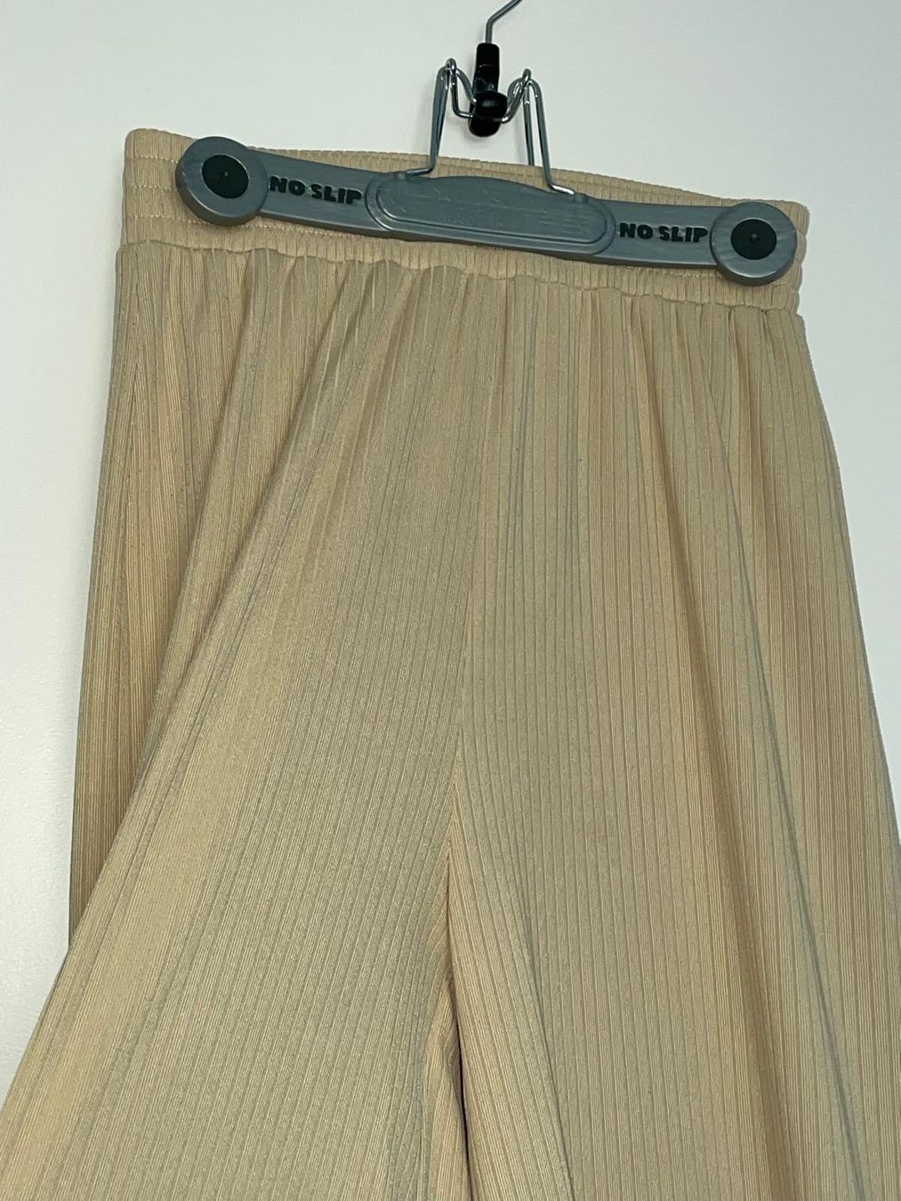 Pantaloni: Pantalon fluide – Usato da Sion venduto da aud_7pxl 7