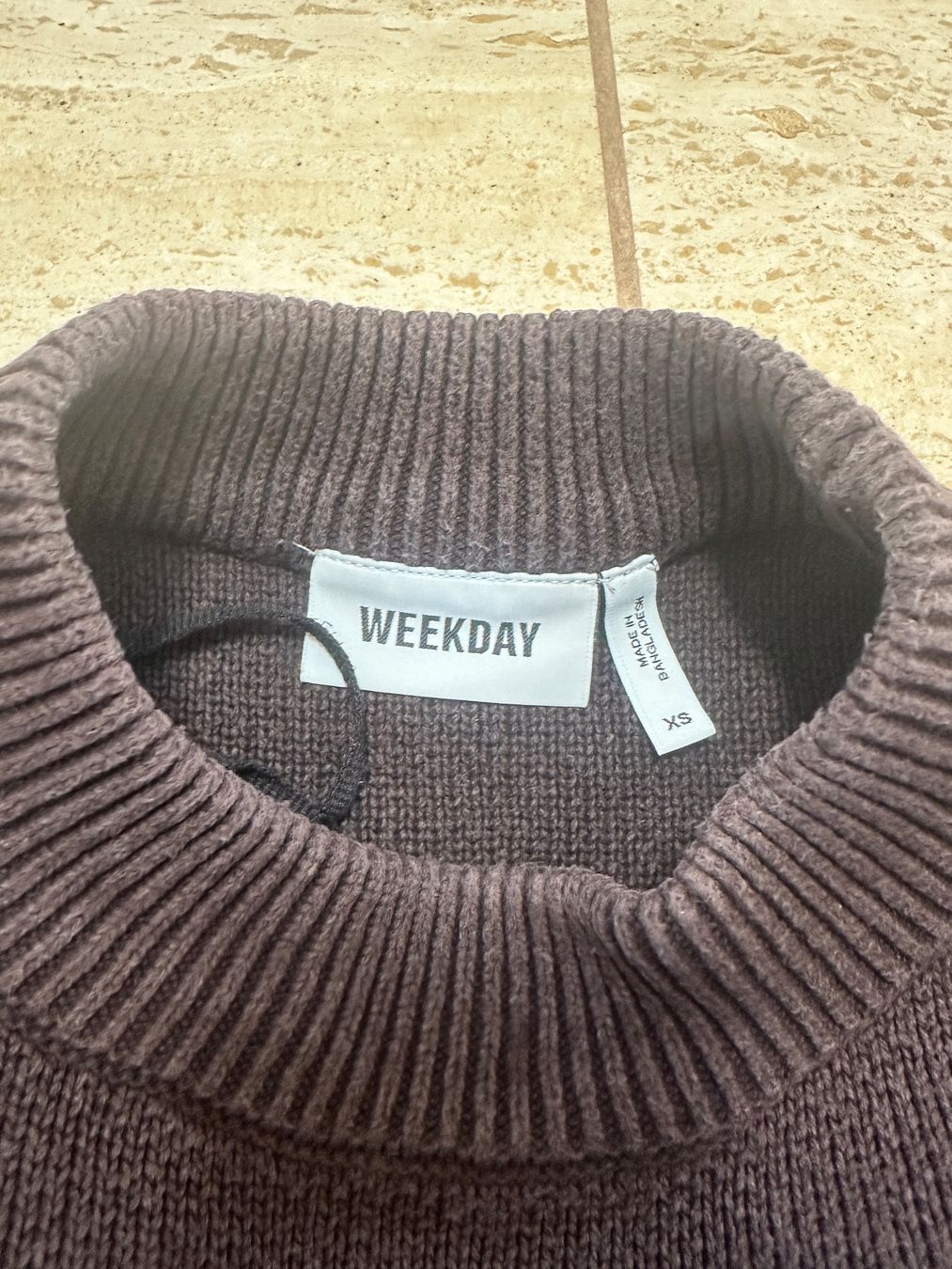 Weekday Pullover & Sweatshirts: Weekday Strickpullover Braun Grösse XS – Gebraucht aus Zürich von tim_bhk7 2