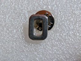 Ansteckpin 246: Buchstabe