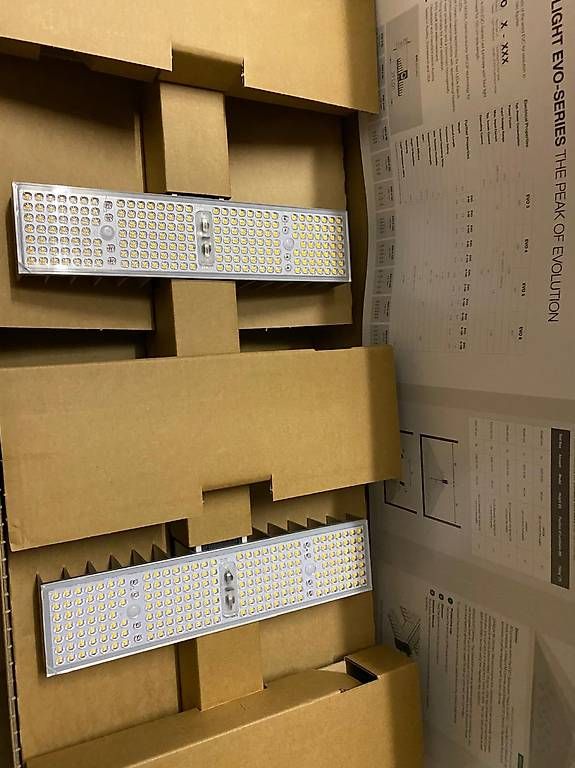 Lampen: SANlight EVO5-150 1.5 LED Pflanzenlampe mit Stecker – Gebraucht aus Zeiningen von rot_2xls 1