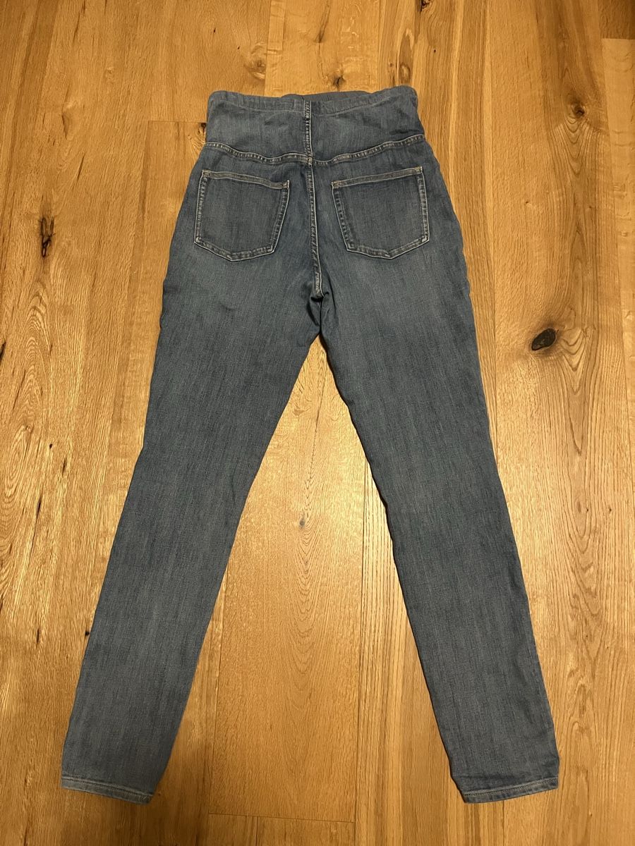 H&M Jeans: H&M Mama Jeans – Gebraucht aus Kriens von szi_bxz8 1