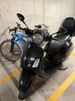 Vespa Roller GTS schwarz mit Topcase guter Zustand