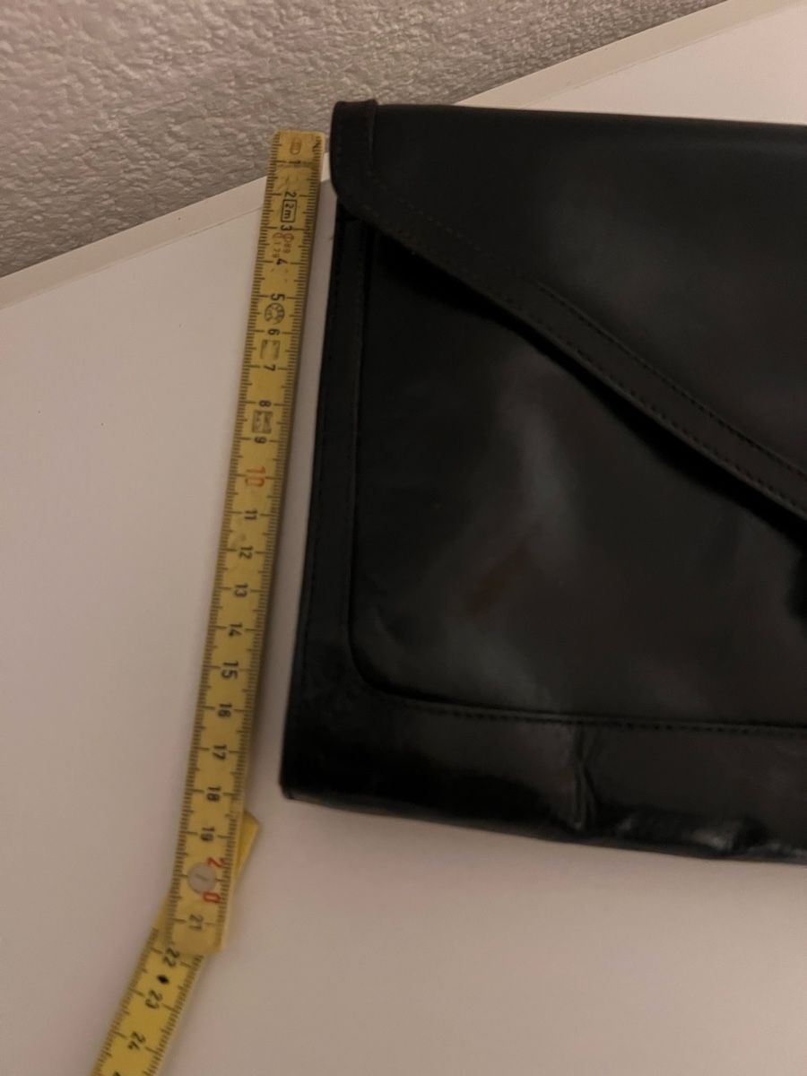 Aigner Borse da donna: Pochette en cuir Étienne Aigner – Usato da St-Pierre-Clages venduto da ste_xk6p 4