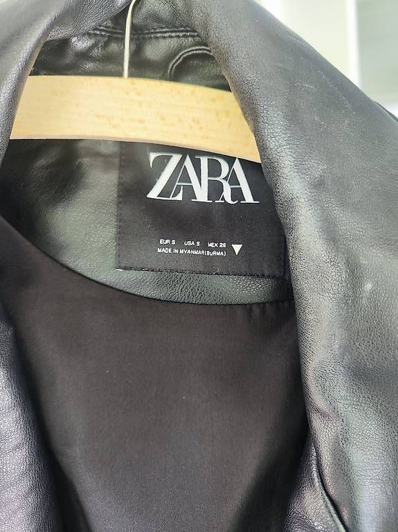 Zara Giacche: Veste noire "style cuir" chez ZARA – Nuovo (secondo la descrizione) da La Tour-de-Peilz venduto da sas_sq9j 1