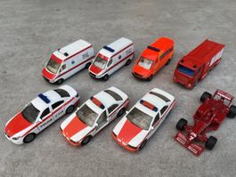 8 Siku Modelle: Feuerwehr, Polizei, Ambulanz, Rennwagen