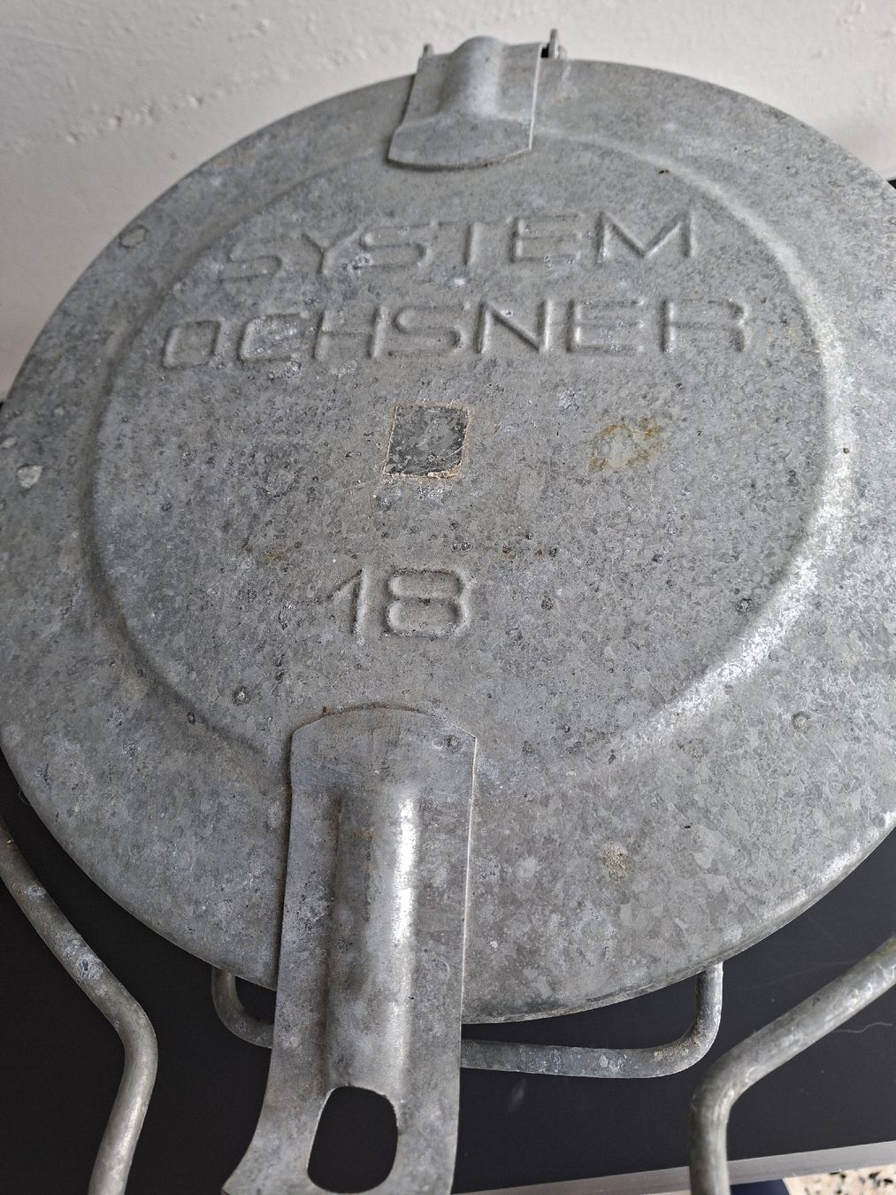 Ochsner Cestini per rifiuti: Ochsner Kehrichteimer. 18 – Usato da Aarwangen venduto da jaelli01 1