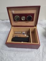 Humidor mit Zigarren und Etuis gebrauchter Zustand