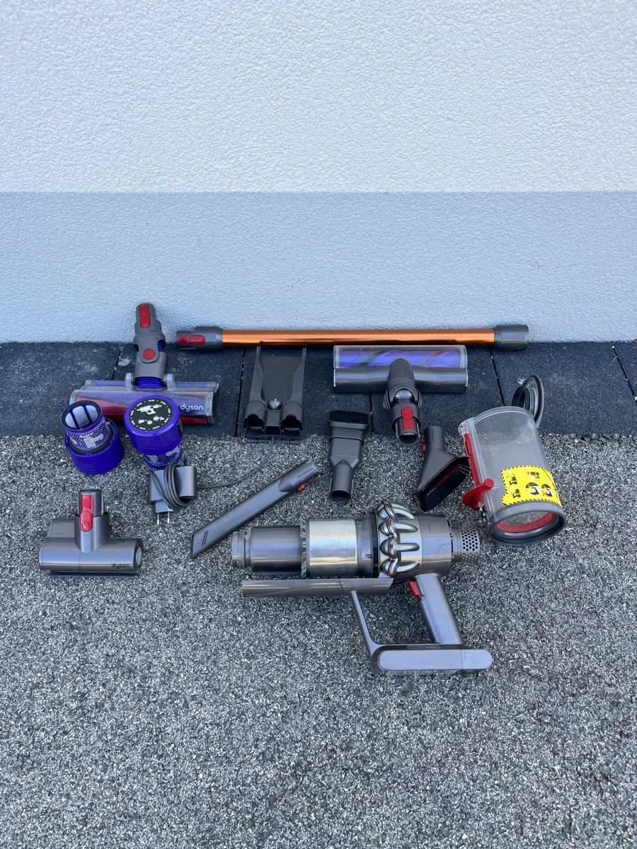 Dyson Aspirapolveri & Accessori: Dyson V10 – Difettoso da Cheseaux-sur-Lausanne venduto da emcy78