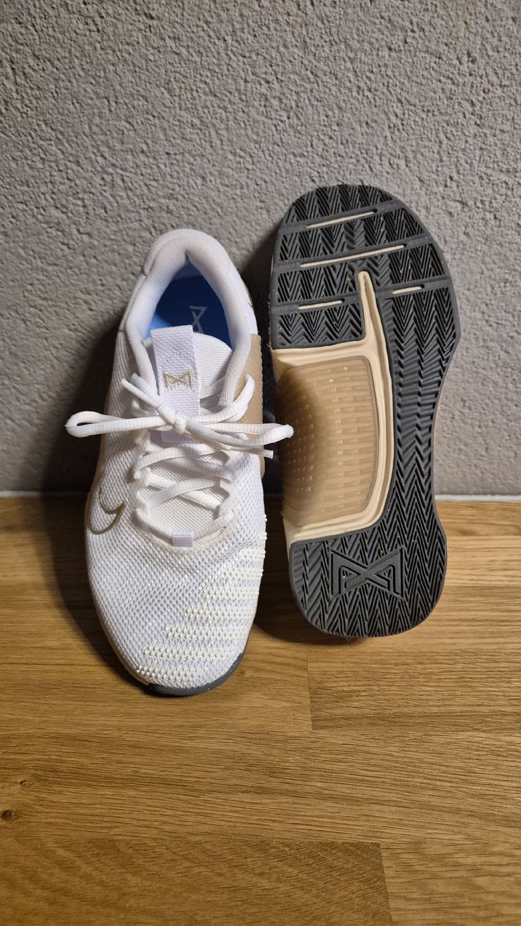 Nike Scarpe da donna: Nike Hyperlift Damen Trainingsschuhe Grösse 36.5  – Usato da Volketswil venduto da Mr.YG 3