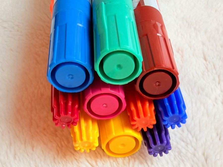 Crayons, crayons de couleur & craies: Textilmalstifte – D'occasion à Würenlos par Abracadabra26 4