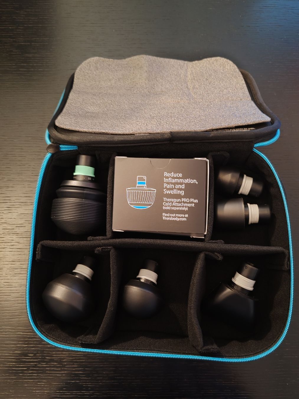 Therabody Dispositivi per massaggi: Therabody Theragun Pro Plus - Neu – Nuovo e nell'imballaggio originale da Bern venduto da PrettyGood 3