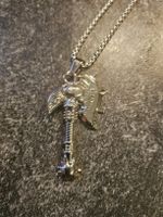 collier hache