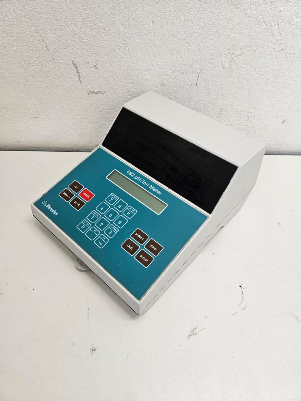 Misurare: Metrohm 692 pH/Ion meter - powers on – Difettoso da Niederdorf venduto da LeptonAG_Labor 2