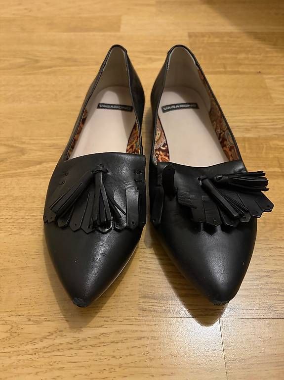 Chaussures femmes: Chaussures cuir noires taille 39 – D'occasion à Riex par sie_ngx9