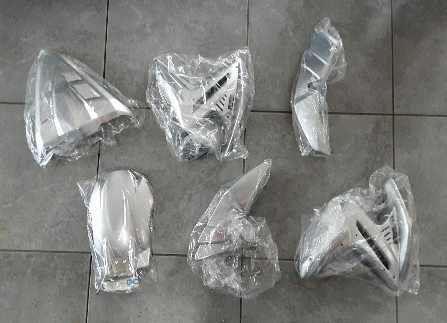 Honda Strada: Honda CB 1000R Boxer Design Kit 2008 - – Nuovo e nell'imballaggio originale da Bättwil venduto da paul74 1